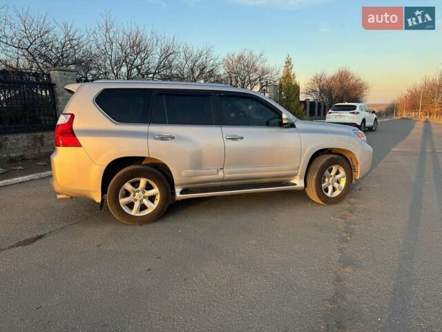 Серый Лексус ГХ, объемом двигателя 4.61 л и пробегом 320 тыс. км за 22800 $, фото 4 на Automoto.ua