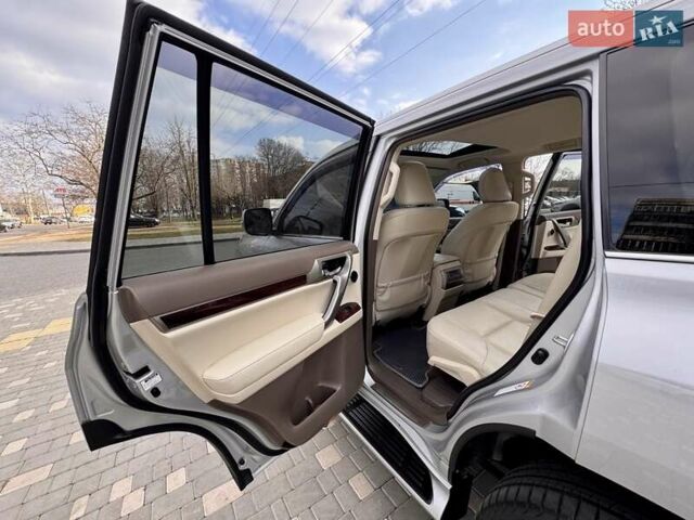 Серый Лексус ГХ, объемом двигателя 4.61 л и пробегом 171 тыс. км за 25900 $, фото 60 на Automoto.ua