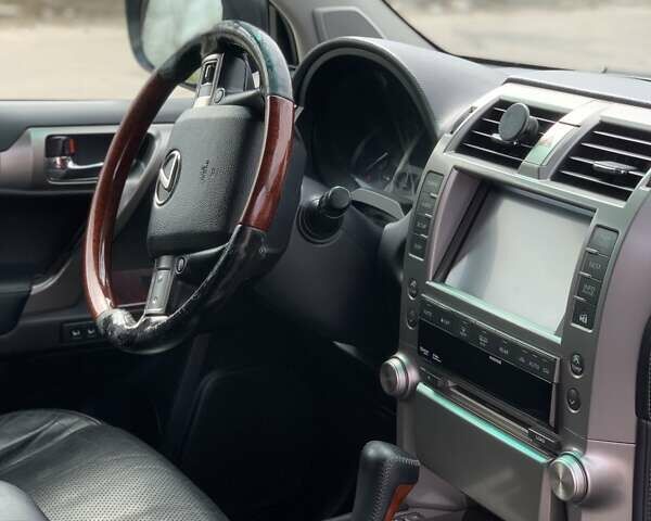 Серый Лексус ГХ, объемом двигателя 4.61 л и пробегом 295 тыс. км за 25000 $, фото 13 на Automoto.ua