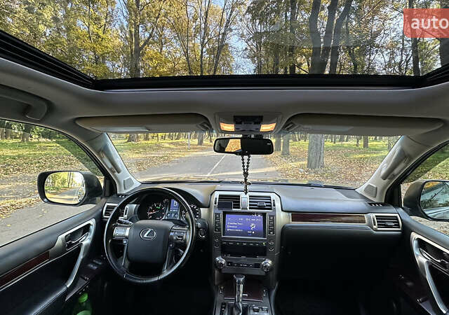 Серый Лексус ГХ, объемом двигателя 4.6 л и пробегом 278 тыс. км за 29999 $, фото 2 на Automoto.ua