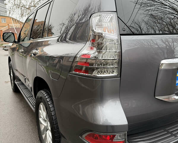 Сірий Лексус ГХ, об'ємом двигуна 4.61 л та пробігом 147 тис. км за 33500 $, фото 22 на Automoto.ua