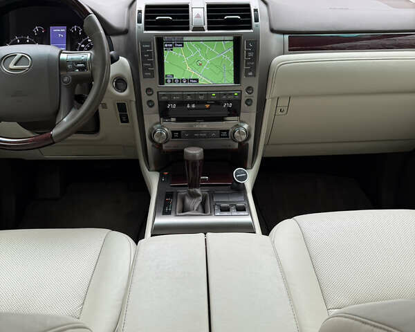 Сірий Лексус ГХ, об'ємом двигуна 4.61 л та пробігом 147 тис. км за 33500 $, фото 31 на Automoto.ua