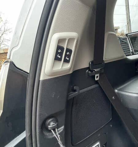 Сірий Лексус ГХ, об'ємом двигуна 4.61 л та пробігом 160 тис. км за 34000 $, фото 25 на Automoto.ua