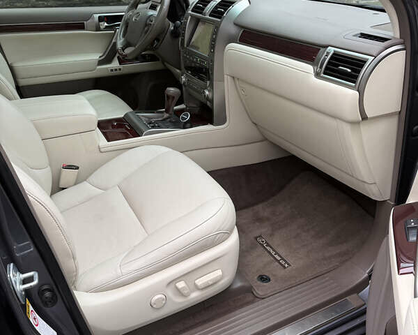 Сірий Лексус ГХ, об'ємом двигуна 4.61 л та пробігом 147 тис. км за 33500 $, фото 13 на Automoto.ua