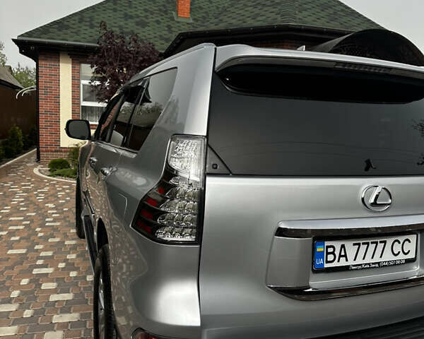 Серый Лексус ГХ, объемом двигателя 4.61 л и пробегом 87 тыс. км за 40600 $, фото 2 на Automoto.ua