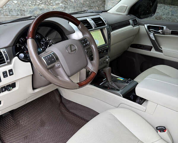 Сірий Лексус ГХ, об'ємом двигуна 4.61 л та пробігом 114 тис. км за 30900 $, фото 4 на Automoto.ua