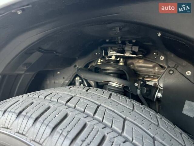 Серый Лексус ГХ, объемом двигателя 4.61 л и пробегом 130 тыс. км за 37500 $, фото 13 на Automoto.ua
