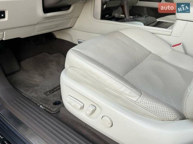 Серый Лексус ГХ, объемом двигателя 4.61 л и пробегом 130 тыс. км за 37500 $, фото 19 на Automoto.ua