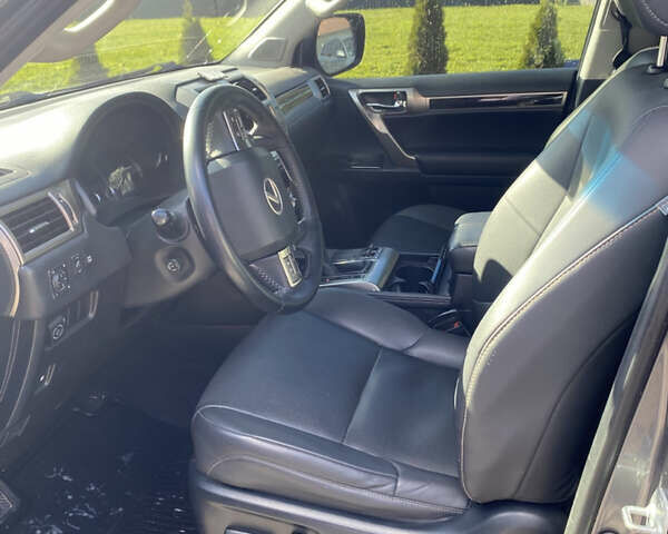 Серый Лексус ГХ, объемом двигателя 4.61 л и пробегом 100 тыс. км за 38700 $, фото 4 на Automoto.ua