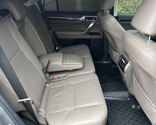 Сірий Лексус ГХ, об'ємом двигуна 4.61 л та пробігом 115 тис. км за 52700 $, фото 55 на Automoto.ua