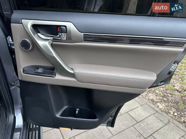 Сірий Лексус ГХ, об'ємом двигуна 4.61 л та пробігом 115 тис. км за 52700 $, фото 54 на Automoto.ua