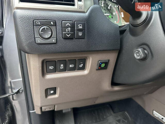 Сірий Лексус ГХ, об'ємом двигуна 4.61 л та пробігом 115 тис. км за 52700 $, фото 33 на Automoto.ua