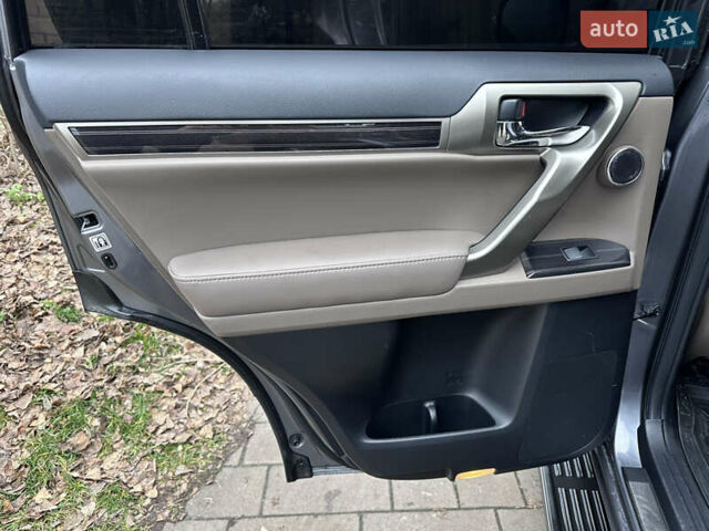 Сірий Лексус ГХ, об'ємом двигуна 4.61 л та пробігом 115 тис. км за 52700 $, фото 60 на Automoto.ua