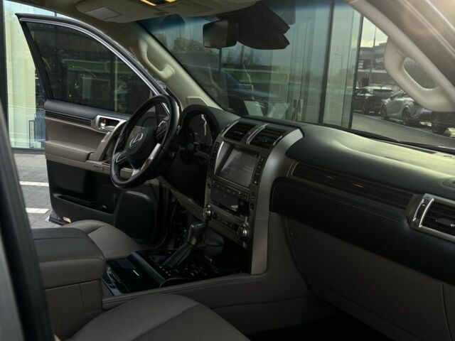 Серый Лексус ГХ, объемом двигателя 4.6 л и пробегом 32 тыс. км за 59800 $, фото 6 на Automoto.ua