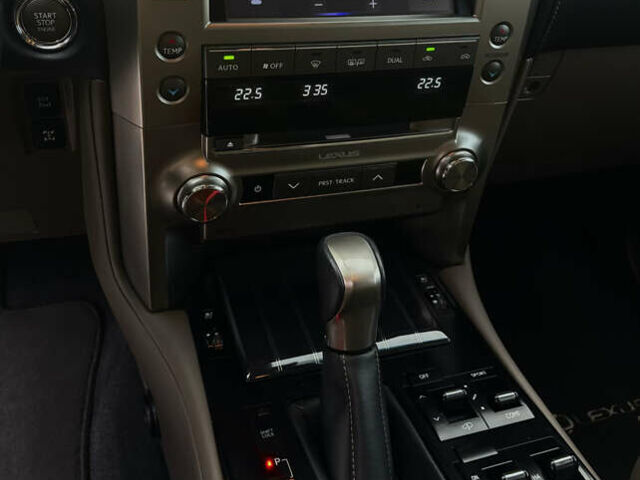 Серый Лексус ГХ, объемом двигателя 4.61 л и пробегом 32 тыс. км за 59800 $, фото 15 на Automoto.ua