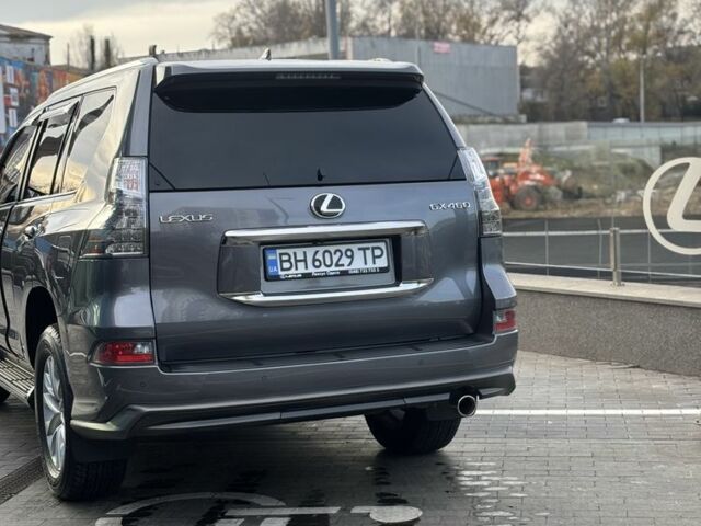 Серый Лексус ГХ, объемом двигателя 4.6 л и пробегом 32 тыс. км за 59800 $, фото 1 на Automoto.ua