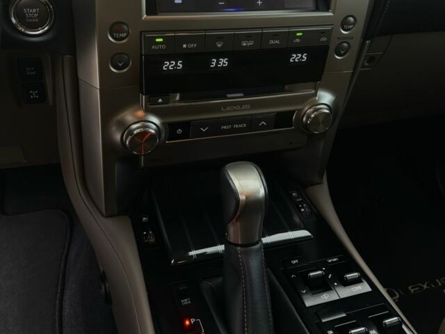 Серый Лексус ГХ, объемом двигателя 4.6 л и пробегом 32 тыс. км за 59800 $, фото 4 на Automoto.ua