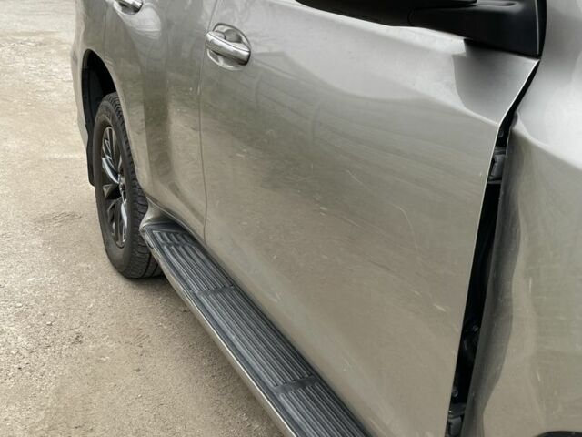 Серый Лексус ГХ, объемом двигателя 4.6 л и пробегом 49 тыс. км за 39000 $, фото 15 на Automoto.ua