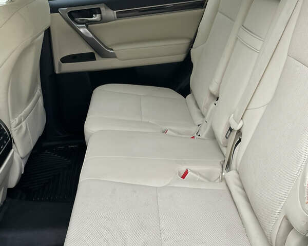 Сірий Лексус ГХ, об'ємом двигуна 4.61 л та пробігом 49 тис. км за 39000 $, фото 12 на Automoto.ua