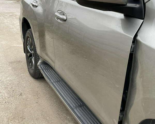 Сірий Лексус ГХ, об'ємом двигуна 4.61 л та пробігом 49 тис. км за 39000 $, фото 15 на Automoto.ua