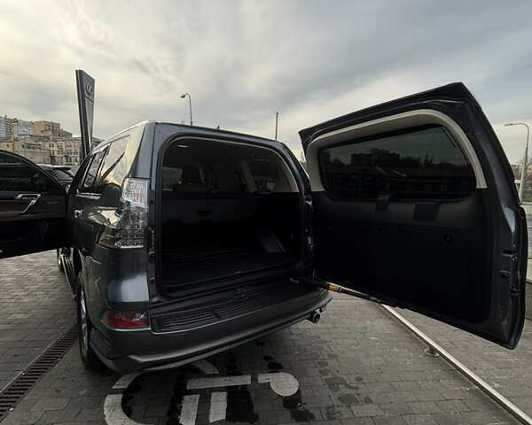 Серый Лексус ГХ, объемом двигателя 4.61 л и пробегом 32 тыс. км за 59800 $, фото 7 на Automoto.ua