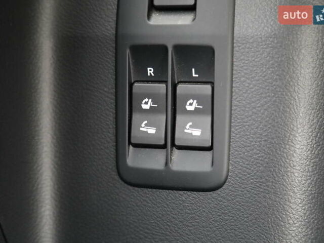 Сірий Лексус ГХ, об'ємом двигуна 4.61 л та пробігом 29 тис. км за 67000 $, фото 27 на Automoto.ua