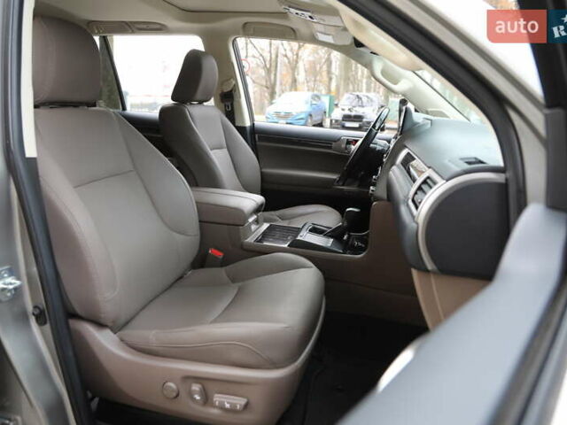 Сірий Лексус ГХ, об'ємом двигуна 4.61 л та пробігом 29 тис. км за 67000 $, фото 13 на Automoto.ua