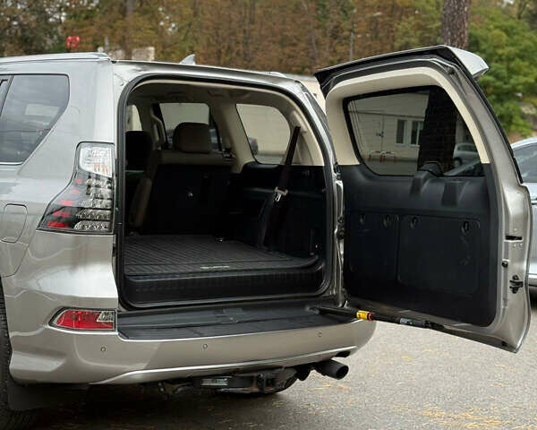 Лексус ГХ 2023 у Харкові на Automoto.ua Сірий Лексус ГХ, об'ємом двигуна 4.61 л та пробігом 29 тис. км за 69500 $, фото 7 на Automoto.ua