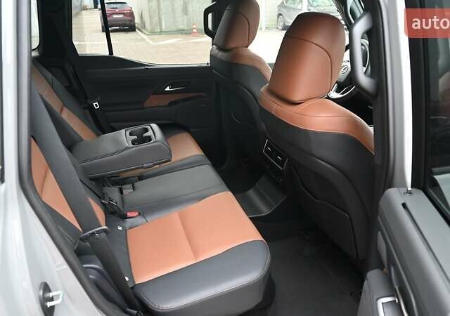 Сірий Лексус ГХ, об'ємом двигуна 3.45 л та пробігом 3 тис. км за 90560 $, фото 6 на Automoto.ua