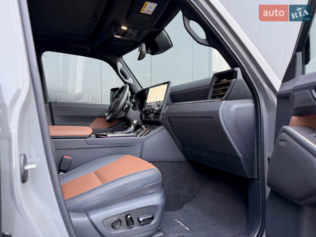 Сірий Лексус ГХ, об'ємом двигуна 3.45 л та пробігом 4 тис. км за 101200 $, фото 13 на Automoto.ua