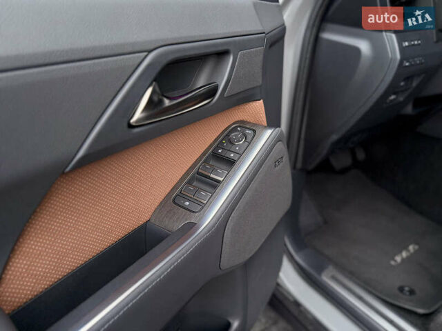 Сірий Лексус ГХ, об'ємом двигуна 3.45 л та пробігом 4 тис. км за 101200 $, фото 16 на Automoto.ua