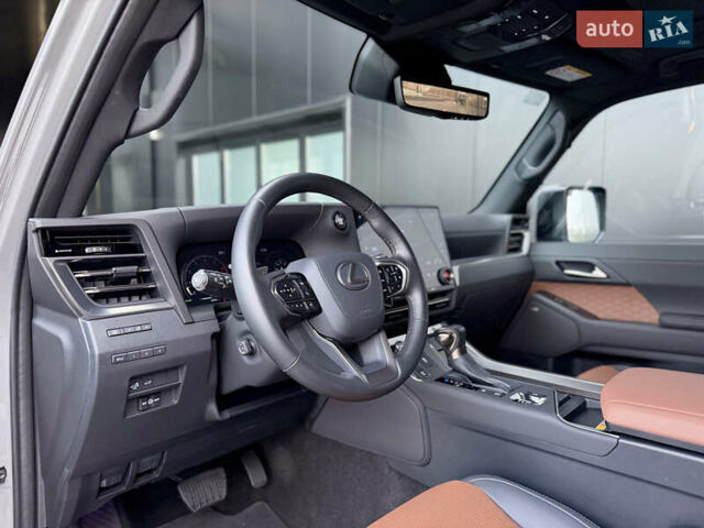 Сірий Лексус ГХ, об'ємом двигуна 3.45 л та пробігом 4 тис. км за 101200 $, фото 9 на Automoto.ua
