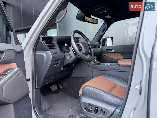 Сірий Лексус ГХ, об'ємом двигуна 3.45 л та пробігом 4 тис. км за 101200 $, фото 8 на Automoto.ua