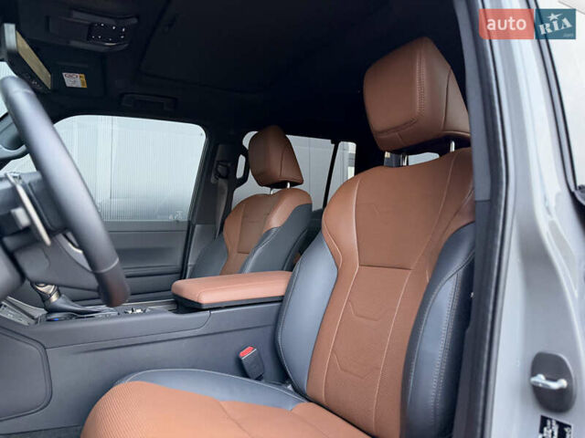 Сірий Лексус ГХ, об'ємом двигуна 3.45 л та пробігом 4 тис. км за 101200 $, фото 11 на Automoto.ua