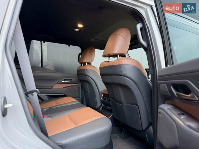 Сірий Лексус ГХ, об'ємом двигуна 3.45 л та пробігом 4 тис. км за 101200 $, фото 14 на Automoto.ua