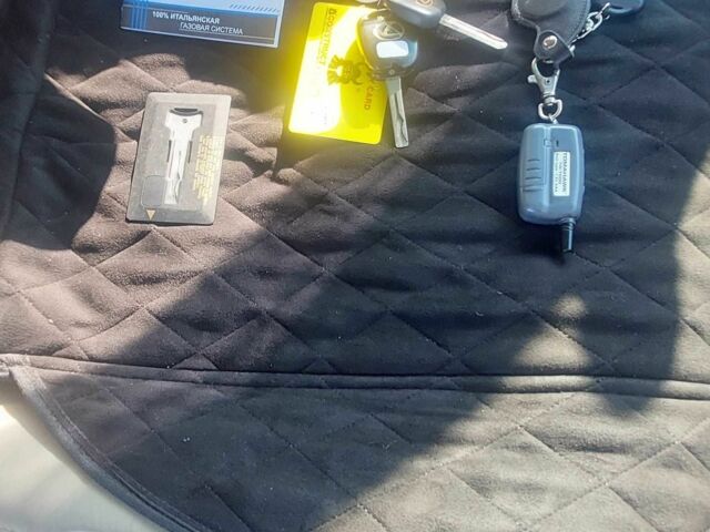 Синий Лексус ГХ, объемом двигателя 4.7 л и пробегом 165 тыс. км за 15500 $, фото 11 на Automoto.ua