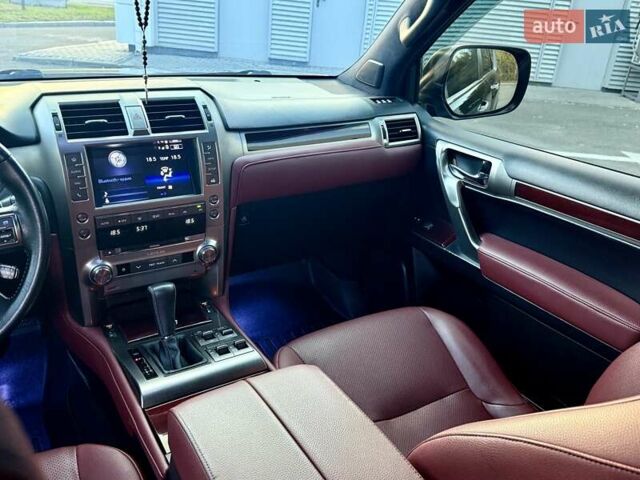 Лексус ГХ 2017 у Києві на Automoto.ua Синій Лексус ГХ, об'ємом двигуна 4.61 л та пробігом 350 тис. км за 37200 $, фото 30 на Automoto.ua