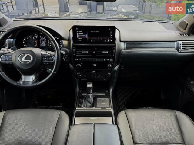 Зеленый Лексус ГХ, объемом двигателя 4.6 л и пробегом 46 тыс. км за 61000 $, фото 4 на Automoto.ua