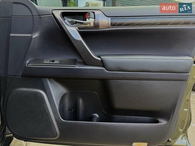 Лексус ГХ 2021 у Києві на Automoto.ua Зелений Лексус ГХ, об'ємом двигуна 4.61 л та пробігом 40 тис. км за 53999 $, фото 36 на Automoto.ua