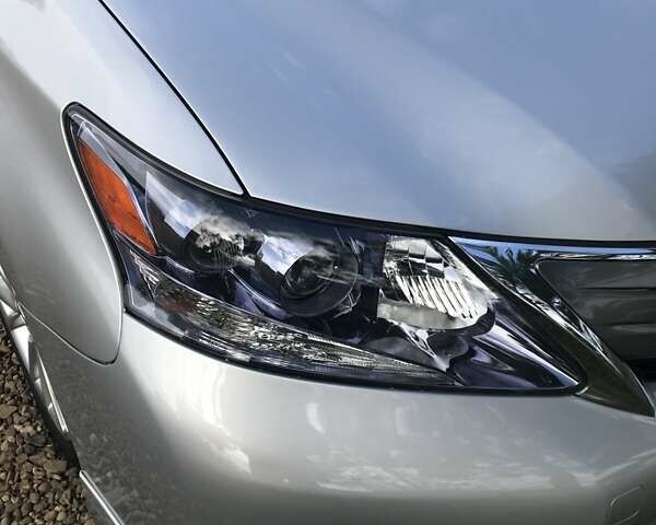 Сірий Лексус ХС, об'ємом двигуна 2.36 л та пробігом 207 тис. км за 13900 $, фото 9 на Automoto.ua