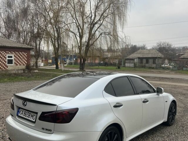 Білий Лексус ІС, об'ємом двигуна 3 л та пробігом 278 тис. км за 10299 $, фото 6 на Automoto.ua