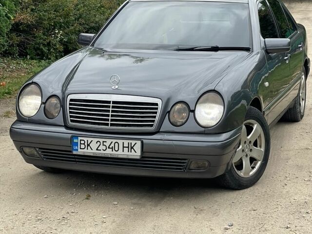 Білий Лексус ІС, об'ємом двигуна 2 л та пробігом 165 тис. км за 18800 $, фото 22 на Automoto.ua