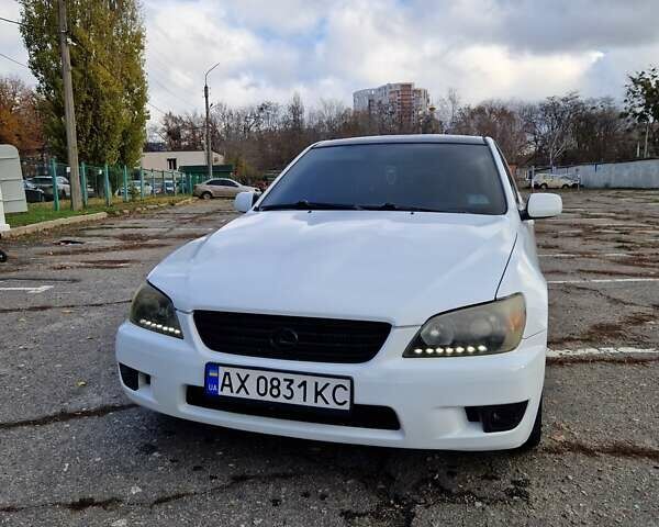 Білий Лексус ІС, об'ємом двигуна 1.99 л та пробігом 402 тис. км за 5300 $, фото 1 на Automoto.ua