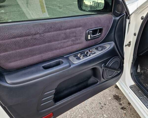 Білий Лексус ІС, об'ємом двигуна 1.99 л та пробігом 402 тис. км за 5300 $, фото 6 на Automoto.ua