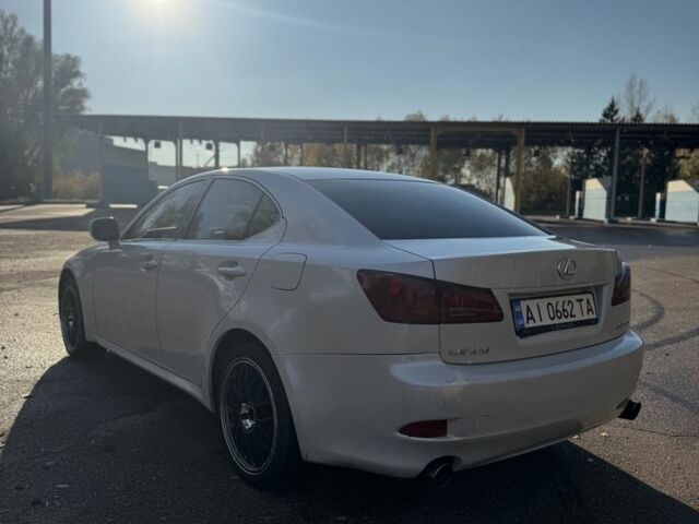 Білий Лексус ІС, об'ємом двигуна 2.5 л та пробігом 136 тис. км за 9500 $, фото 2 на Automoto.ua