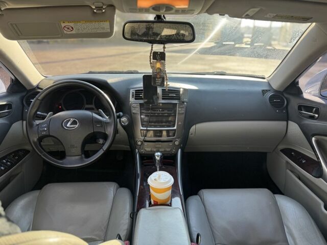 Білий Лексус ІС, об'ємом двигуна 2.5 л та пробігом 136 тис. км за 9500 $, фото 6 на Automoto.ua