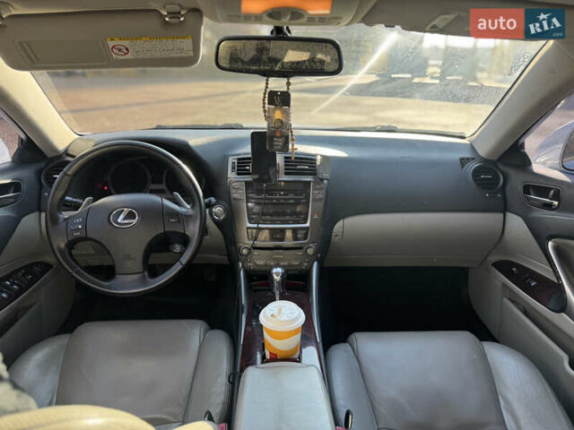 Білий Лексус ІС, об'ємом двигуна 2.5 л та пробігом 136 тис. км за 9500 $, фото 6 на Automoto.ua