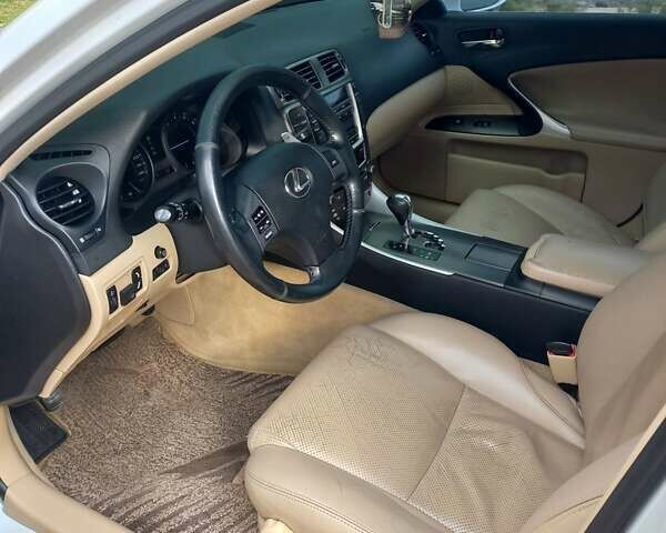 Белый Лексус ИС, объемом двигателя 3 л и пробегом 190 тыс. км за 8500 $, фото 14 на Automoto.ua