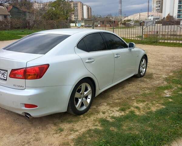 Белый Лексус ИС, объемом двигателя 3 л и пробегом 190 тыс. км за 8500 $, фото 6 на Automoto.ua