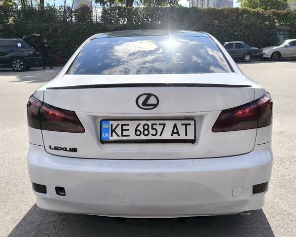Білий Лексус ІС, об'ємом двигуна 2.23 л та пробігом 240 тис. км за 5499 $, фото 2 на Automoto.ua